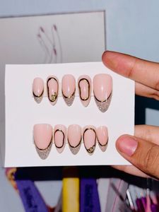 Press-On Nails: Pink &amp; Gold