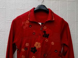 New With Tag Korean polo Sweatshirt Cute