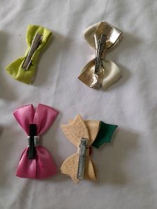 8 Pair Of Hair Clips For Girls