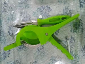 Kitchen Gadget Set - Peeler and Slicer