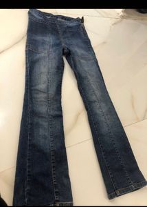 Distressed Wash Split Hem Jeans