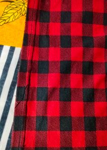 Women&#39;s Checked Trousers For Daily Wear