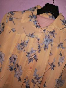 Light Yellow Top 💛