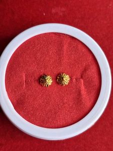 Cute Gold Flower Stud Earrings
