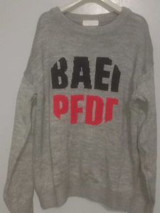 Sweatshirt