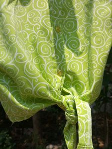 Green Patterned Tie-Front Top 💚🌿