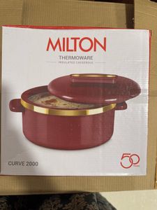 Brand New Milton  curve Casserole 2.15 Litres