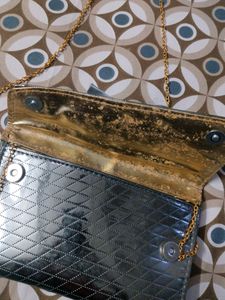 Silver Flower&#39;s Clutch