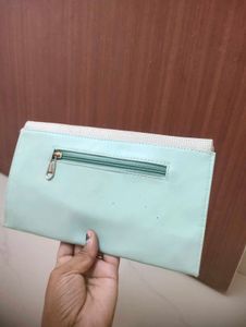 Two-Tone Clutch