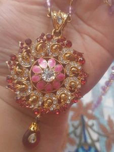 Chain Pendant With Earings