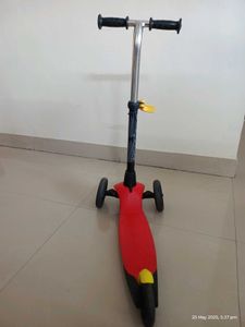 Decathlon Scooter - Kids (Adjustable)