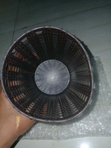 brush stand