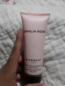 Givenchy Dahlia Noir Skin Dew