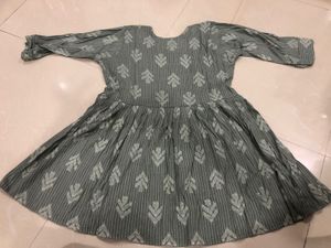 Elegant Green Embroidered Tunic