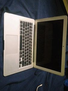 Apple Macbook Air 2015(No Returns Accepted)