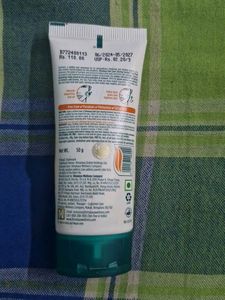 Himalaya Dark Spot Clearing Turmeric Face Pack