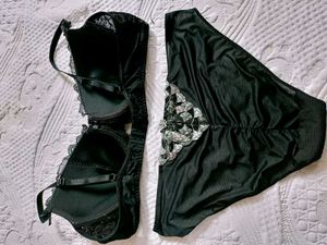 Lace Bra &amp; Panty Set