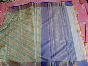New Elegant Striped Saree With Running Blouse