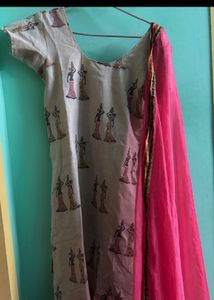 Elegant Kurta Set with Shawl