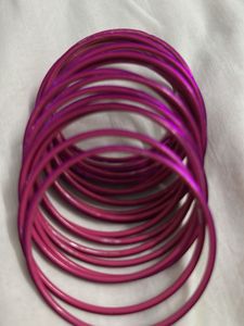 Women&#39;s bangles