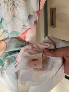 URBANIC White T-shirt With Short Sleeves