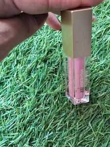 Kiss Beauty pink Highlighter