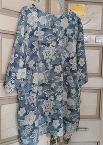 Loose Fitting Pakistani Style Top.