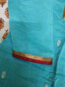 women kurta with red color dupatta