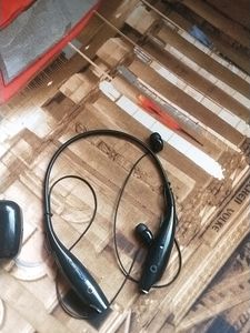 HBS.730 Bluetooth Nice Best Batery Backup 2hs charging Time 25 Minutes