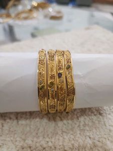 1mg GOLD BANGLES