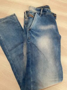 Levi’s slim fit denim