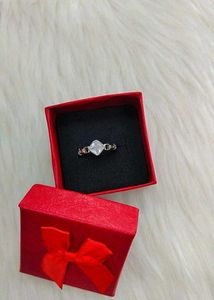 925 Hallmarked Elegant Silver Ring