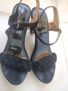 Black Woven Design Suede Block Sandals