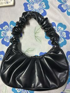Chic Black Handbag