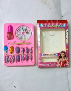 Mini Famous Jewellery Box+ Baby Nail Kit