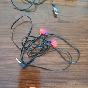 Set Of 7 Earphones/ Headphones++ (Used &amp; Damaged)