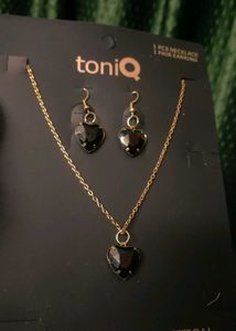 Toniq Heart Pendant With Earings