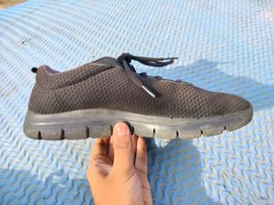 💯OG SKECHERS WITH MEMORY FOAM