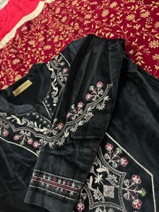 Elegant velvet Embroidered Kurta Set