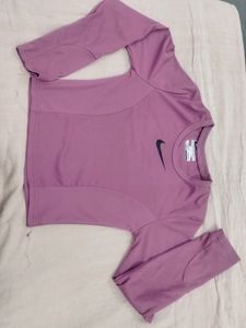 Body Hugging Nike Crop Tee