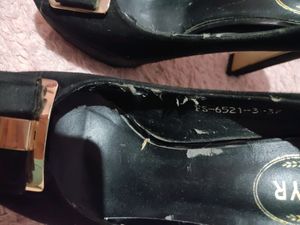 Black Block Heel