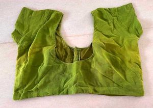 Green Floral Printed Saree With Blouse
