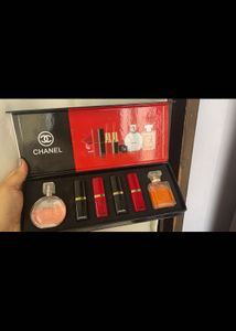 Gift Makeup Set 4 Lipstick And 2 Perfume