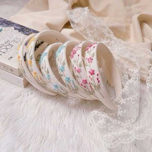 Floral Embroidered Headband.
