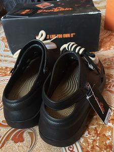 Trendy - Penguin Googly Eye Clogs