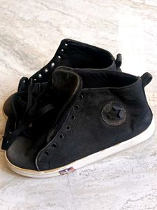 Black Canvas Shoe .