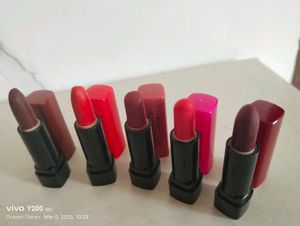 Huda Beauty Matte Lipstick Set