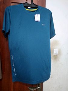 New With Tag Tshirt Xl