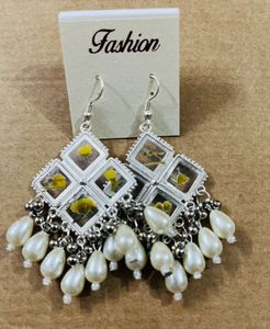 Resin Floral Pearl Drop Earrings Only 1 Pair