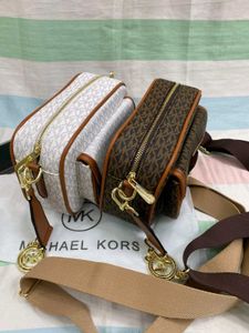 MK BRADSHAW MEDIUMCAMERA CROSS BODY BAG*